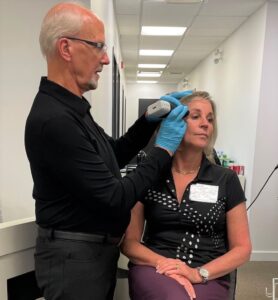 Dr. Arlette shows me how well imaging works.