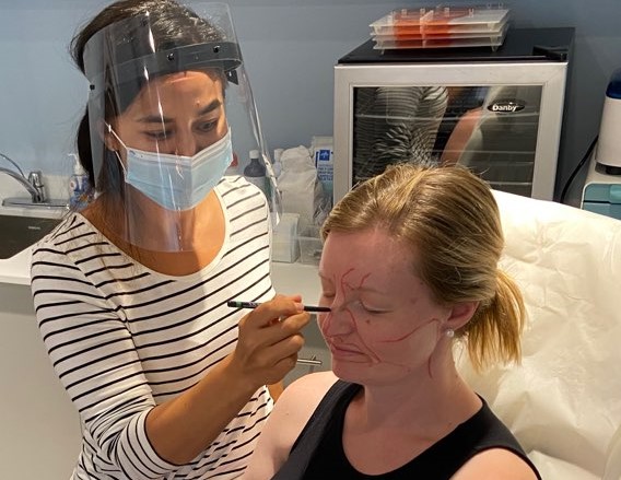 Course 4 includes a practical review of virtual training in Facial Anatomy